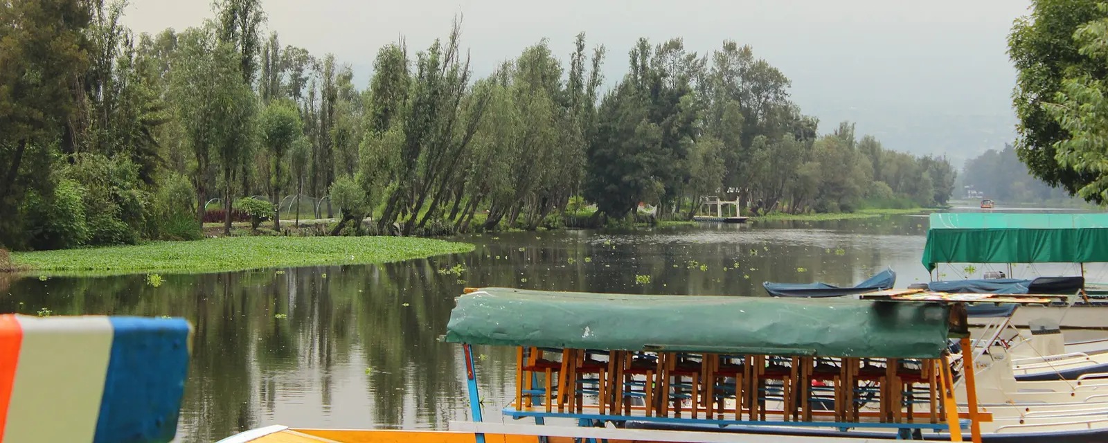 Canal del embarcadero de Cuemanco en Xochimilco