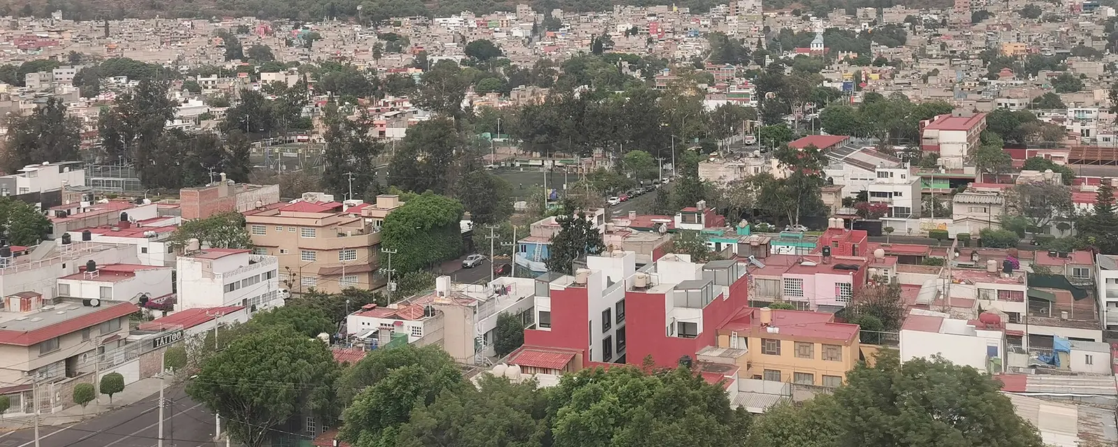 El cerro Zacatenco, en la Sierra de Guadalupe, visto desde el Cablebús