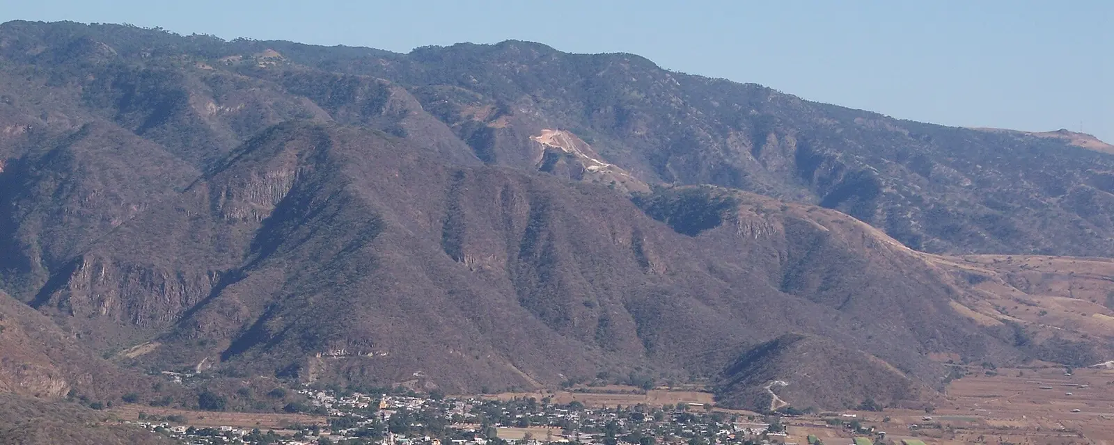 Vista de Jala al pie del volcán Ceboruco, Nayarit