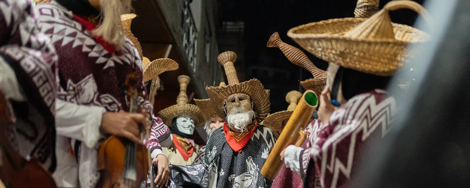 Huehuentones, danza tradicional de Huautla de Jiménez, Oaxaca