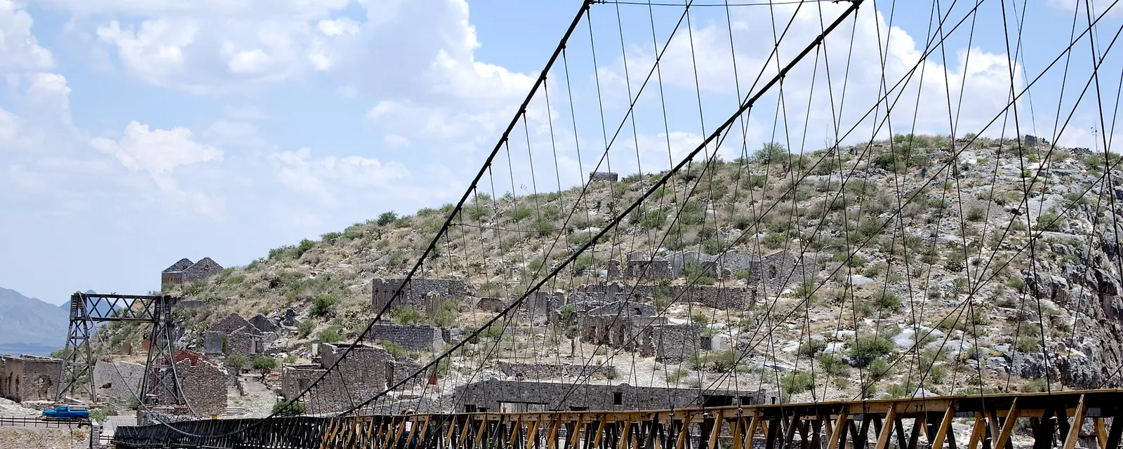 Puente colgante de Ojuela, en el tramo duranguense del Camino Real de Tierra Adentro