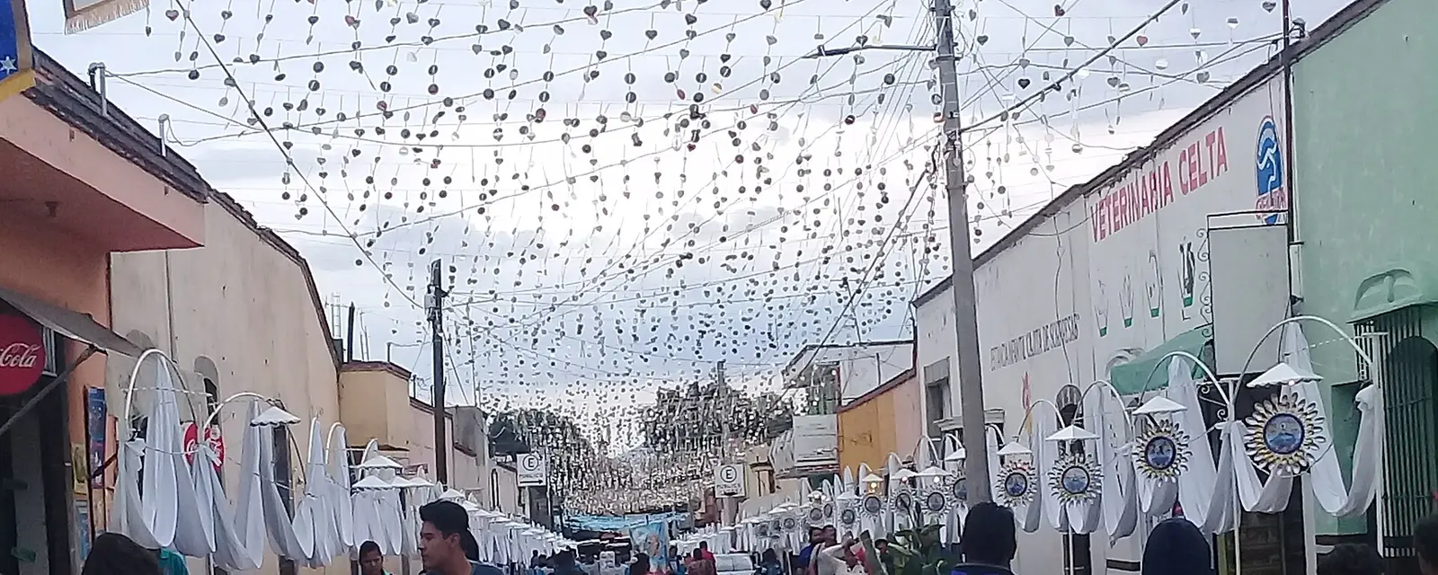 Calle de Huamantla adornada para La Noche que Nadie Duerme, Tlaxcala