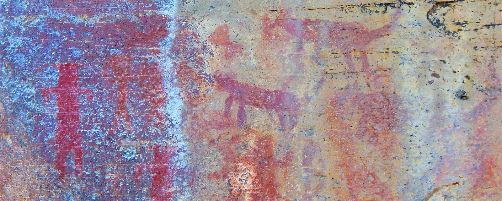 Pinturas rupestres rojas sobre la roca de El Ocote, Aguascalientes