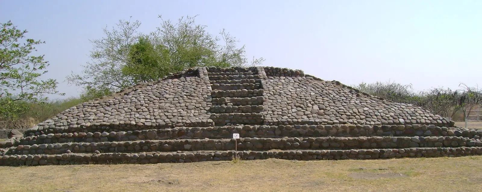 Estructura principal de la zona arqueológica de La Campana, en Colima