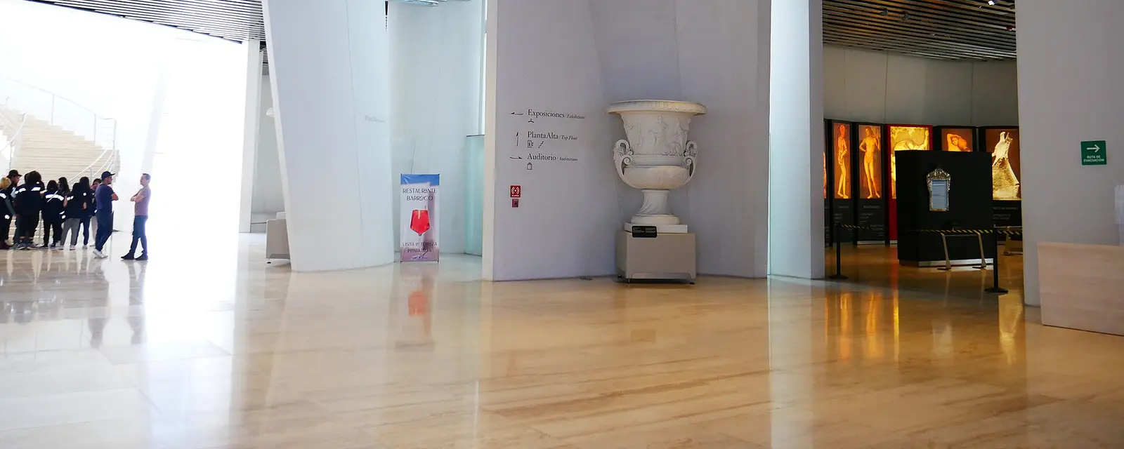 Vestíbulo del Museo Internacional del Barroco de Puebla, obra de Toyo Ito